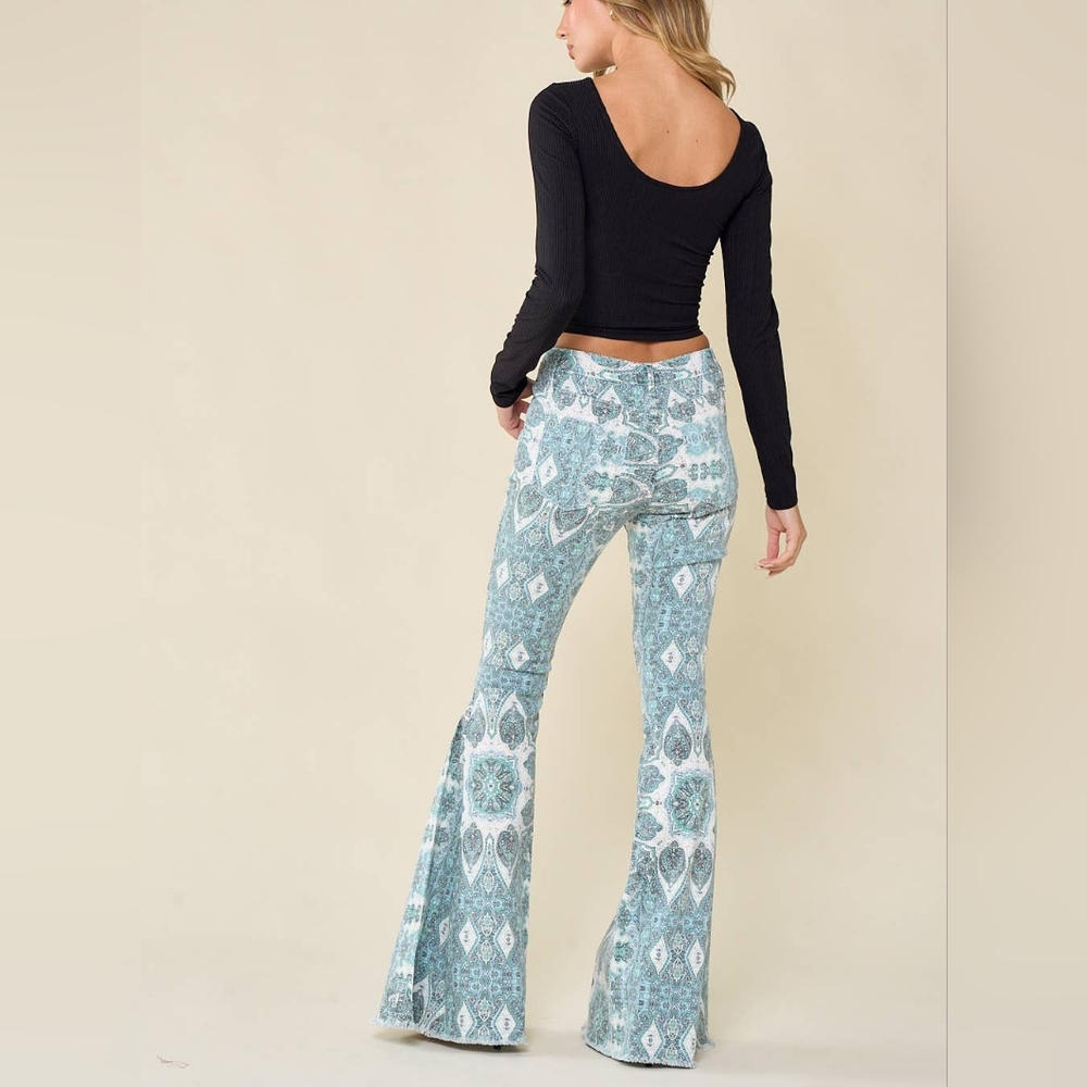 NWT BLUE  WESTERN PAISLEY PRINT FLARE JEANS - Picture 7 of 7